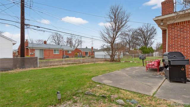 29442 Pinto Drive, Warren, MI 48093