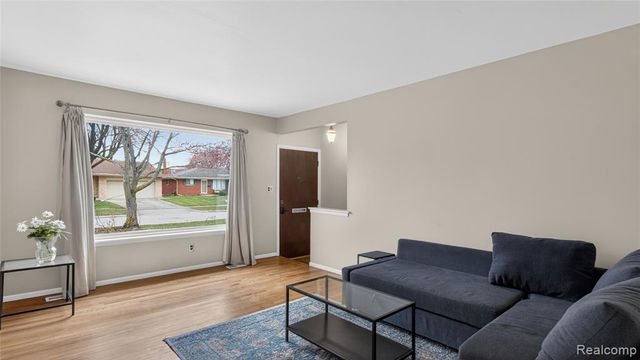 29442 Pinto Drive, Warren, MI 48093