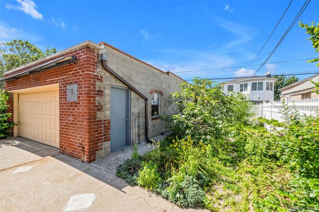 145-53 9 Avenue, Whitestone, NY 11357