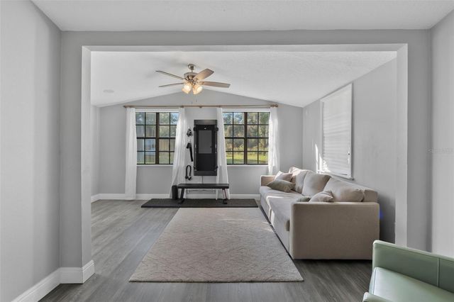 212 N SHERIDAN AVENUE, Deland, FL 32720