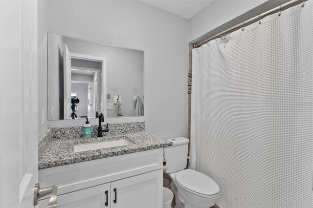 212 N SHERIDAN AVENUE, Deland, FL 32720