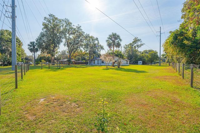 212 N SHERIDAN AVENUE, Deland, FL 32720