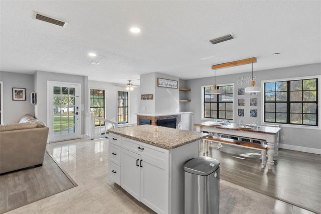 212 N SHERIDAN AVENUE, Deland, FL 32720