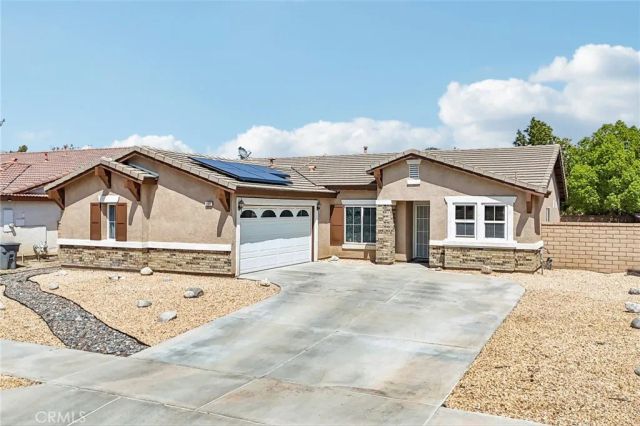 988 Roxanne, Hemet, CA 92543
