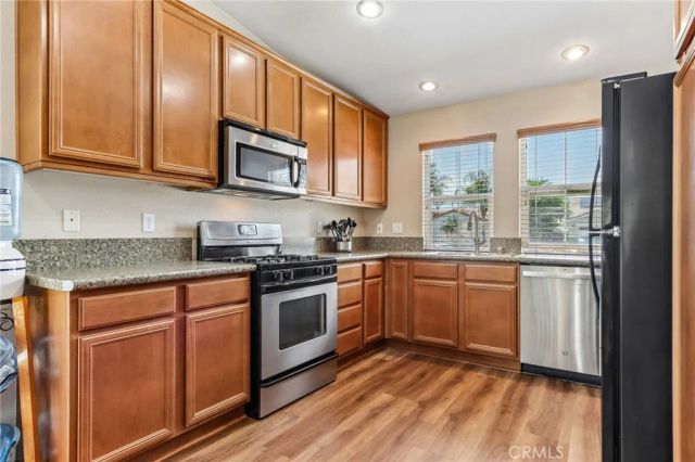 988 Roxanne, Hemet, CA 92543
