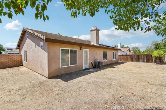 988 Roxanne, Hemet, CA 92543