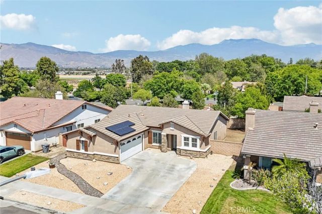 988 Roxanne, Hemet, CA 92543