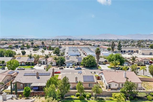 988 Roxanne, Hemet, CA 92543