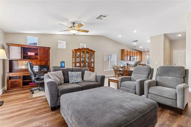 988 Roxanne, Hemet, CA 92543