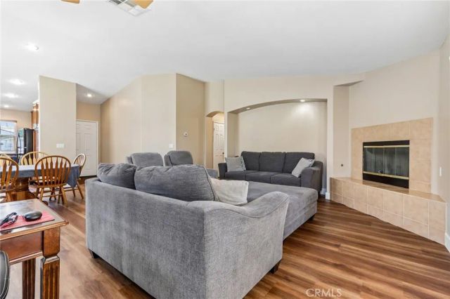 988 Roxanne, Hemet, CA 92543