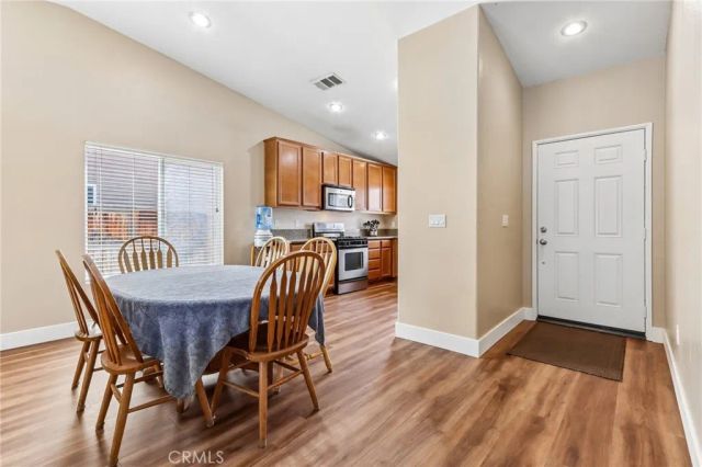 988 Roxanne, Hemet, CA 92543