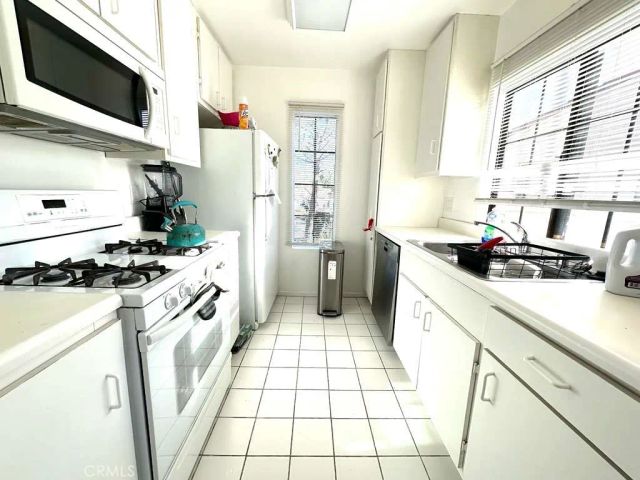 2554 Olive, Palmdale, CA 93550