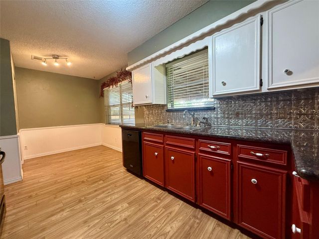 609 Roene Lane, West Columbia, TX 77486
