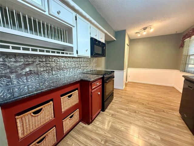 609 Roene Lane, West Columbia, TX 77486