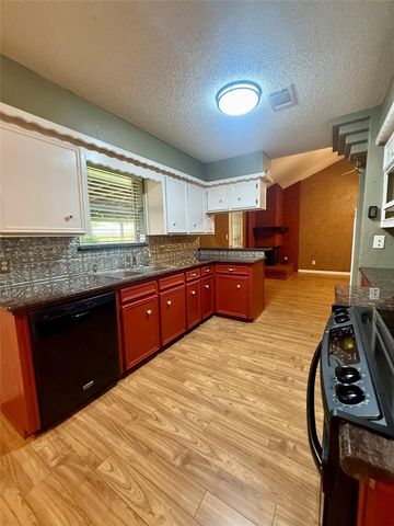 609 Roene Lane, West Columbia, TX 77486