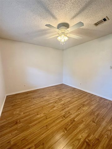 609 Roene Lane, West Columbia, TX 77486