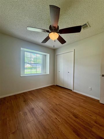 609 Roene Lane, West Columbia, TX 77486