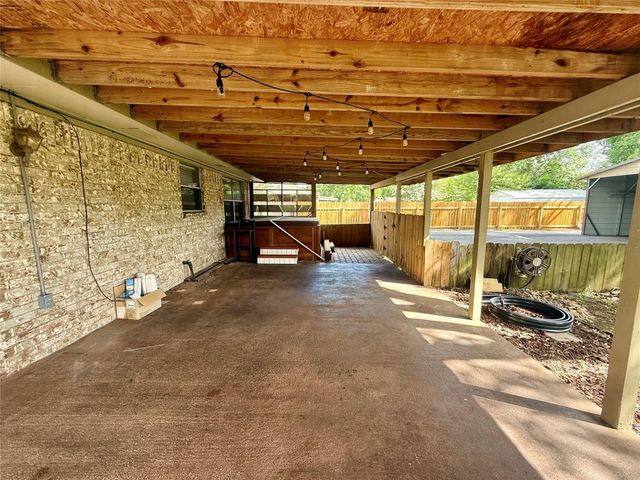 609 Roene Lane, West Columbia, TX 77486