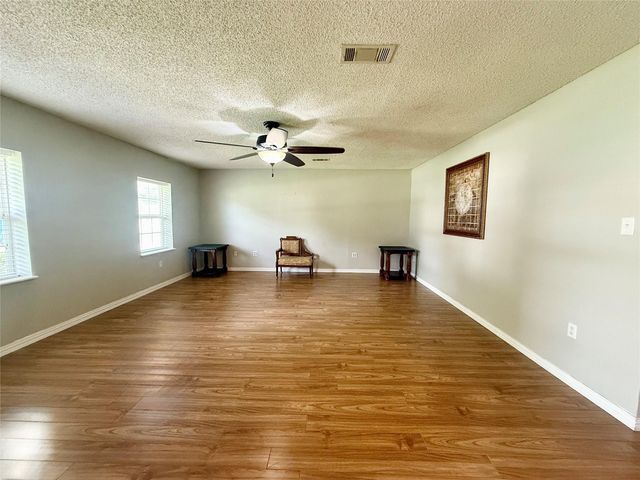 609 Roene Lane, West Columbia, TX 77486