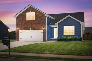 1028 Charles Thomas Dr, Clarksville, TN 37042