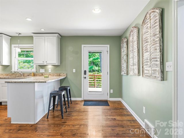 66 Hampden Road, Asheville, NC 28805