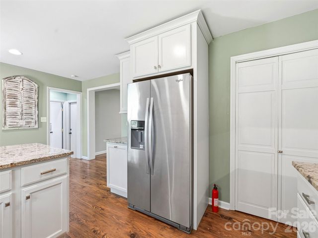 66 Hampden Road, Asheville, NC 28805