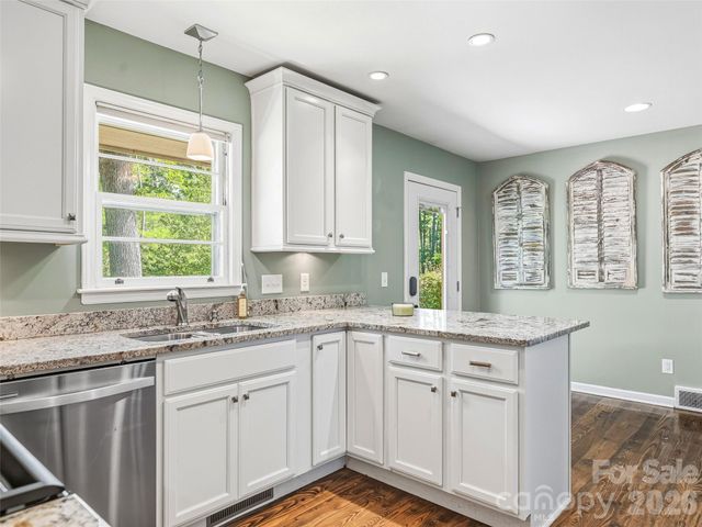 66 Hampden Road, Asheville, NC 28805