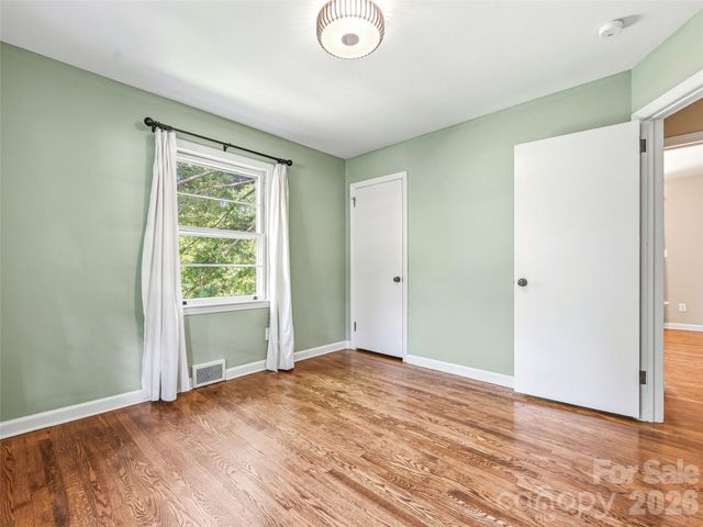66 Hampden Road, Asheville, NC 28805