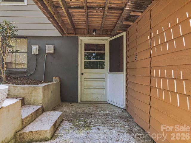 66 Hampden Road, Asheville, NC 28805