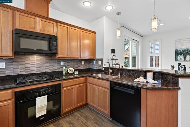 516 Falling Star Dr, Martinez, CA 94553
