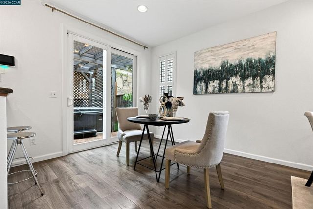 516 Falling Star Dr, Martinez, CA 94553