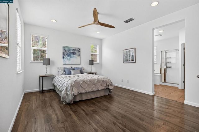 516 Falling Star Dr, Martinez, CA 94553