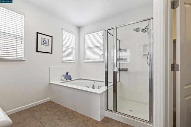 516 Falling Star Dr, Martinez, CA 94553