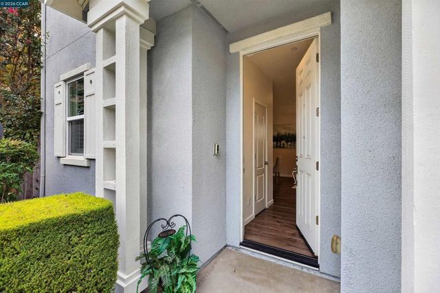 516 Falling Star Dr, Martinez, CA 94553