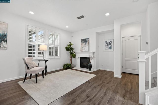 516 Falling Star Dr, Martinez, CA 94553