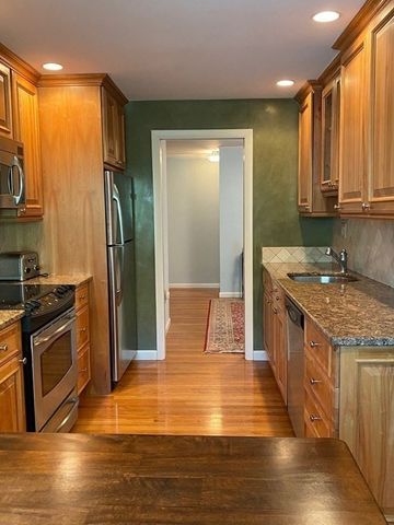 128 Pleasant St 201, Arlington, MA 02476