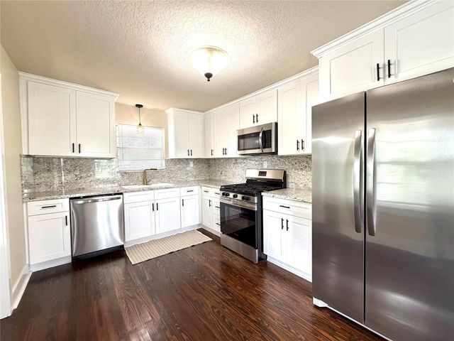 1410 N Gulf Boulevard, Freeport, TX 77541
