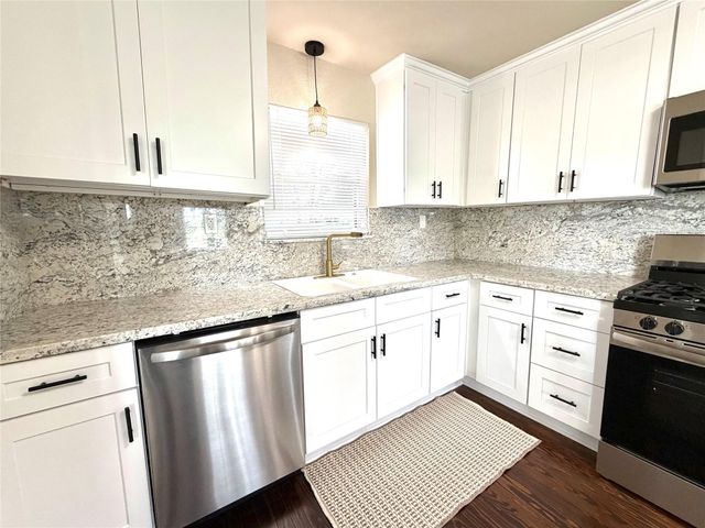 1410 N Gulf Boulevard, Freeport, TX 77541