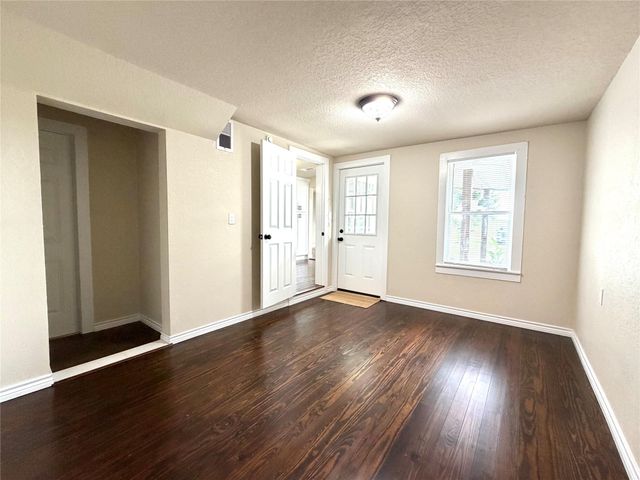 1410 N Gulf Boulevard, Freeport, TX 77541