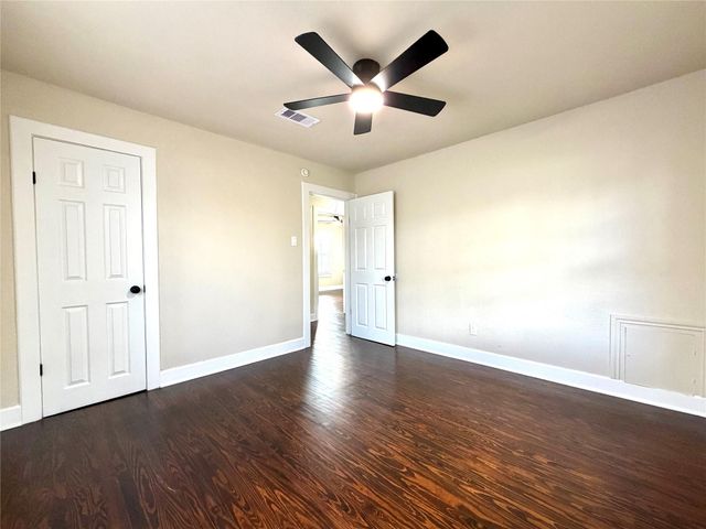 1410 N Gulf Boulevard, Freeport, TX 77541