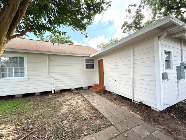 1410 N Gulf Boulevard, Freeport, TX 77541