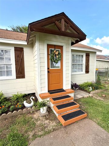 1410 N Gulf Boulevard, Freeport, TX 77541