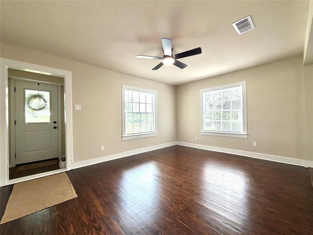1410 N Gulf Boulevard, Freeport, TX 77541
