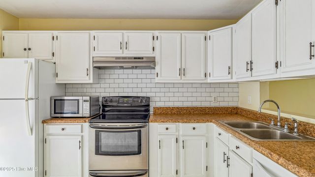 137 Mallards Cove, Vass, NC 28394
