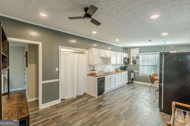 3297 College Street, College Park, GA 30337