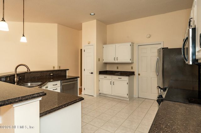 13177 CRICKET COVE Road N, Jacksonville, FL 32224