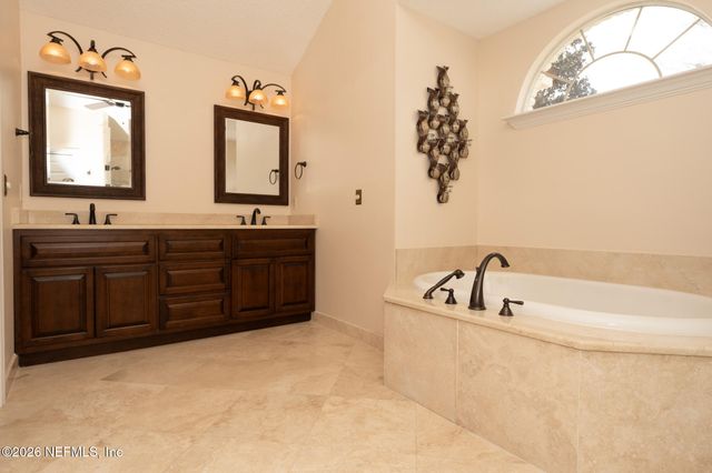 13177 CRICKET COVE Road N, Jacksonville, FL 32224