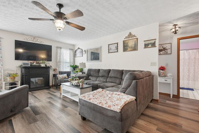 538 Thompson Avenue, Ashville, OH 43103