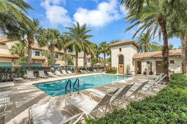 2957 St Thomas Drive, Cooper City, FL 33024