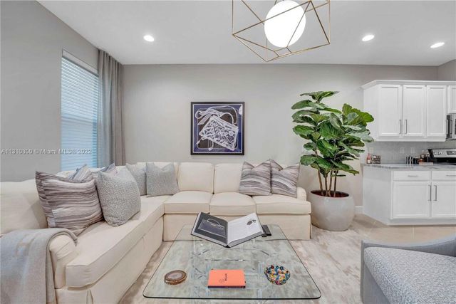 2957 St Thomas Drive, Cooper City, FL 33024